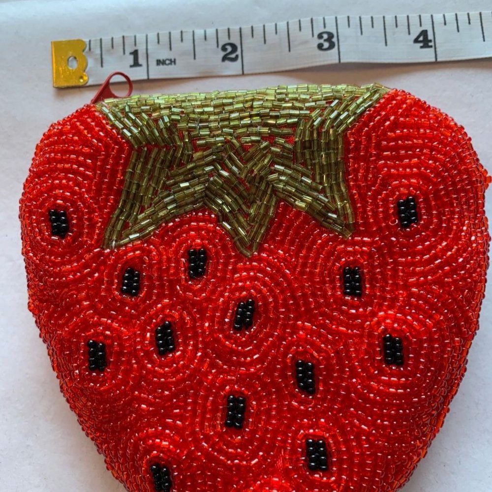 🎉HP🎉Beaded Strawberry Coin Purse Zippered Top - Picture 4 of 5